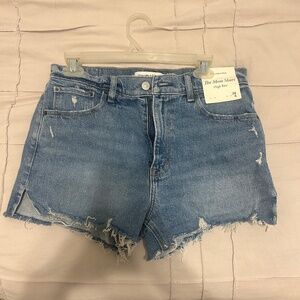 NWT Abercrombie The Mom Short